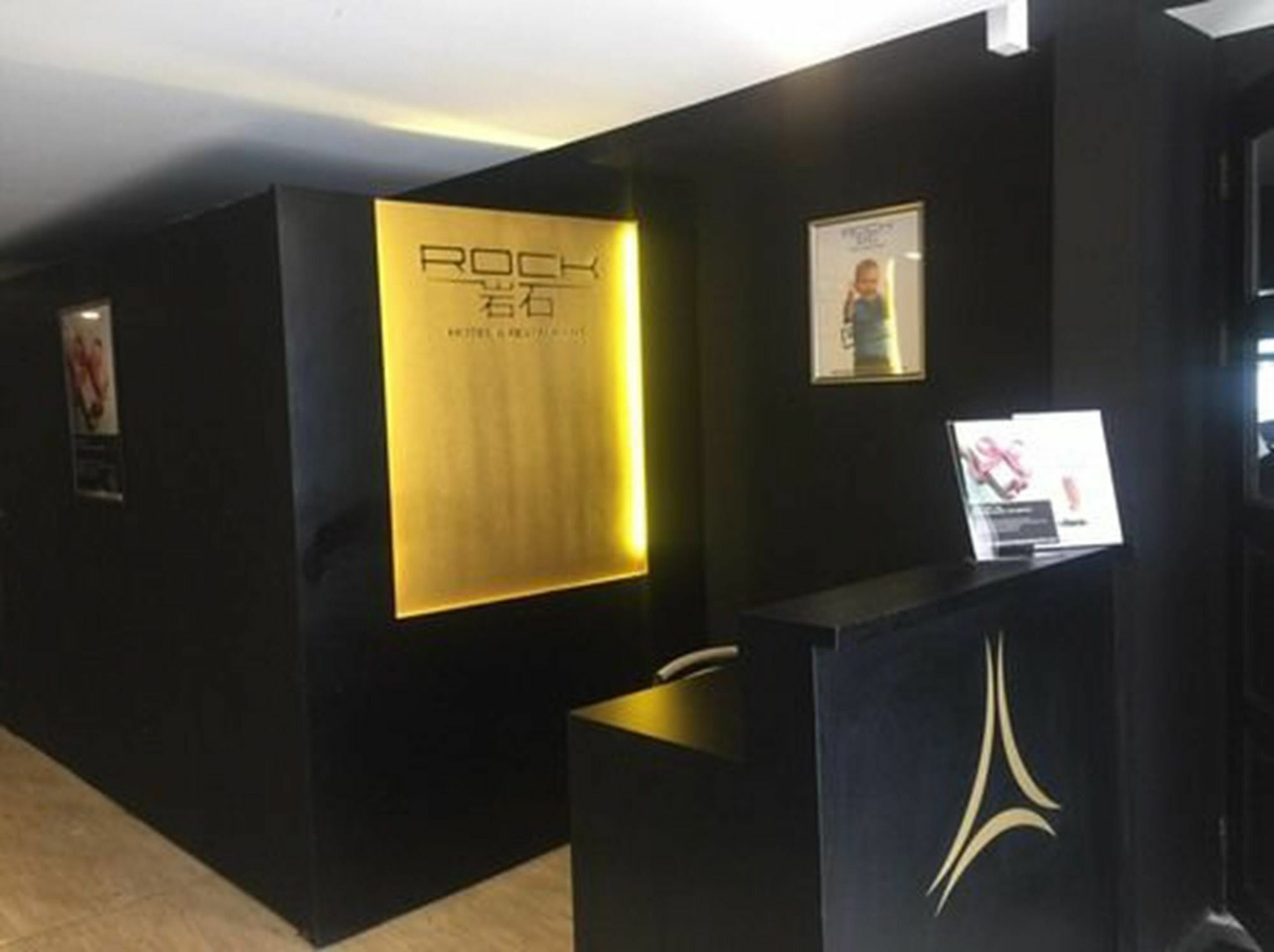 Rock Hotel Бангкок Экстерьер фото